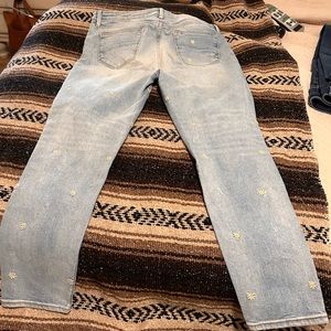 Driftwood embroidered daisy jean